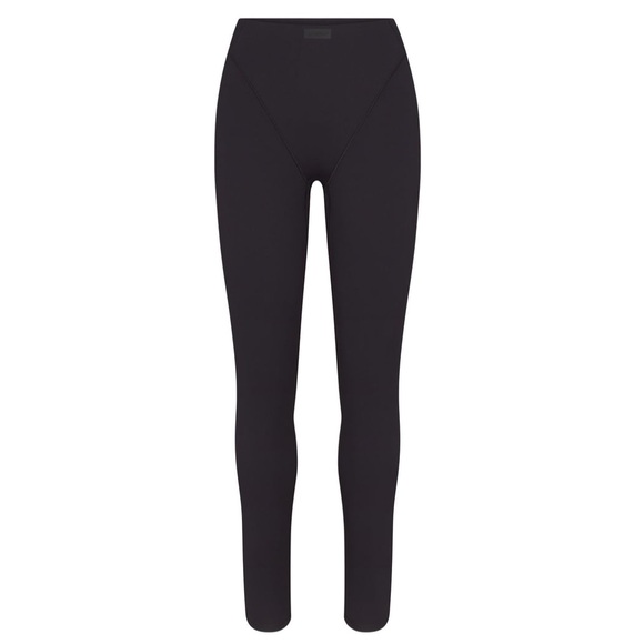SKIMS / Nike v-line matte legging